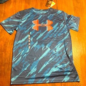 Boys XL under armor Tee shirt